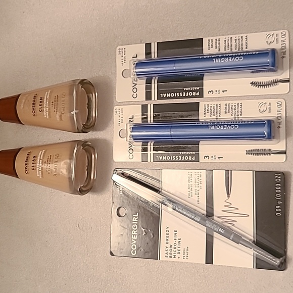 COVERGIRL MAKEUP BUNDLE OF 5 ITEMS - Picture 1 of 8